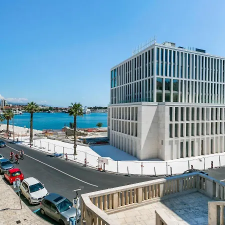 Alluring In Near Diocletian Palace 斯普利特